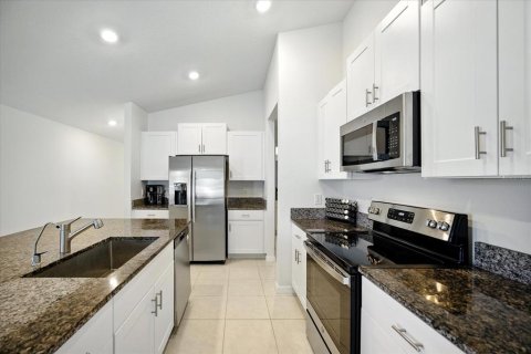 House in Spring Hill, Florida 3 bedrooms, 134.71 sq.m. № 1918379 - photo 9