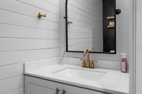 Townhouse in Gibsonton, Florida 3 bedrooms, 184.32 sq.m. № 1919382 - photo 21