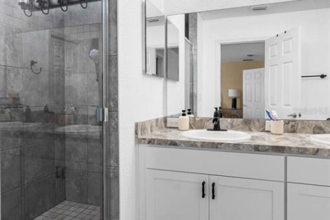 Townhouse in Gibsonton, Florida 3 bedrooms, 184.32 sq.m. № 1919382 - photo 26