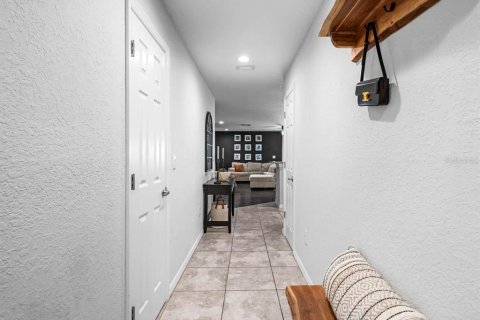 Townhouse in Gibsonton, Florida 3 bedrooms, 184.32 sq.m. № 1919382 - photo 8