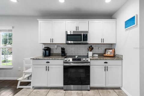 Townhouse in Gibsonton, Florida 3 bedrooms, 184.32 sq.m. № 1919382 - photo 13