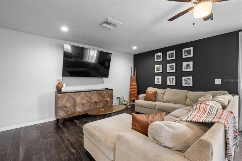 Townhouse in Gibsonton, Florida 3 bedrooms, 184.32 sq.m. № 1919382 - photo 17