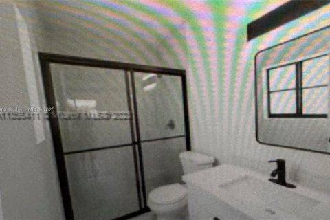 Casa en alquiler en Coral Gables, Florida, 3 dormitorios, 135.64 m2 № 1857094 - foto 9