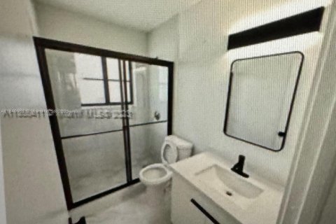 Casa en alquiler en Coral Gables, Florida, 3 dormitorios, 135.64 m2 № 1857094 - foto 11
