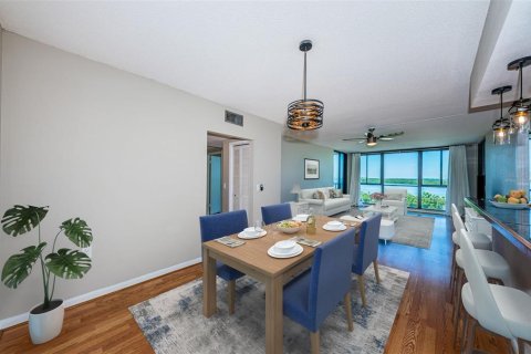 Condo in Saint Petersburg, Florida, 2 bedrooms  № 1909458 - photo 13