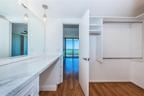 Condo in Saint Petersburg, Florida, 2 bedrooms  № 1909458 - photo 29