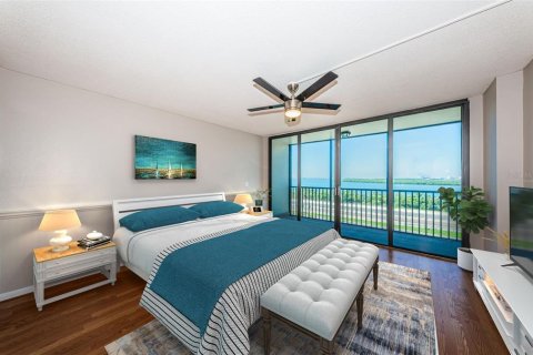 Condo in Saint Petersburg, Florida, 2 bedrooms  № 1909458 - photo 22