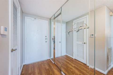 Condo in Saint Petersburg, Florida, 2 bedrooms  № 1909458 - photo 3