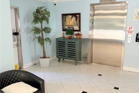 Condominio en venta en Pompano Beach, Florida, 1 dormitorio, 83.61 m2 № 2193206 - foto 3