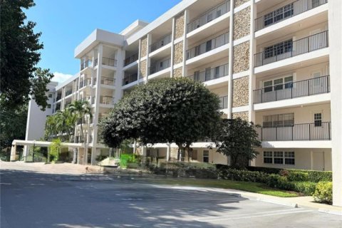 Condominio en Pompano Beach, Florida, 1 dormitorio № 2193206
