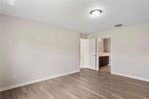 House in Lakeland, Florida 3 bedrooms, 143.16 sq.m. № 1909508 - photo 12