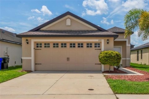 House in Lakeland, Florida 3 bedrooms, 143.16 sq.m. № 1909508 - photo 1