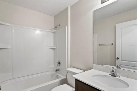 House in Lakeland, Florida 3 bedrooms, 143.16 sq.m. № 1909508 - photo 18
