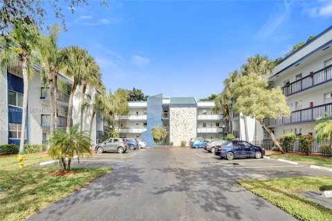 Condominio en venta en Margate, Florida, 2 dormitorios, 89 m2 № 2001503 - foto 2