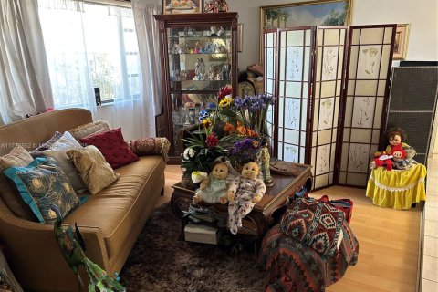 Купить виллу или дом в Майами, Флорида 4 спальни, 231.23м2, № 1939401 - фото 2