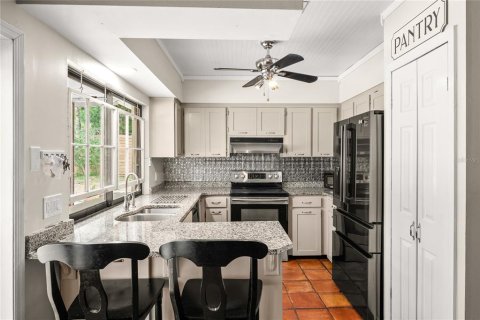 House in Mount Dora, Florida 3 bedrooms, 179.58 sq.m. № 1720631 - photo 11