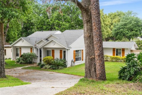 House in Mount Dora, Florida 3 bedrooms, 179.58 sq.m. № 1720631 - photo 4