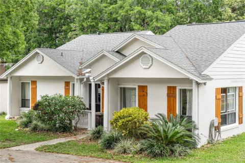 House in Mount Dora, Florida 3 bedrooms, 179.58 sq.m. № 1720631 - photo 1