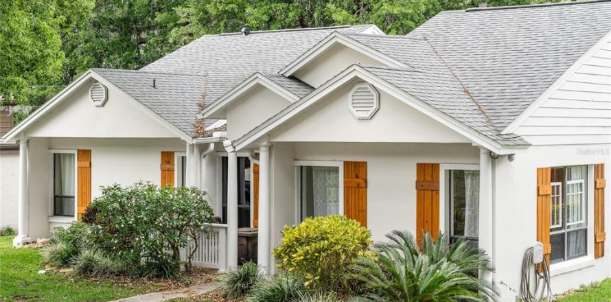 House in Mount Dora, Florida 3 bedrooms, 179.58 sq.m. № 1720631