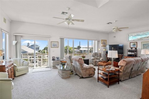 Villa ou maison à vendre à New Smyrna Beach, Floride: 3 chambres, 192.49 m2 № 1750124 - photo 12