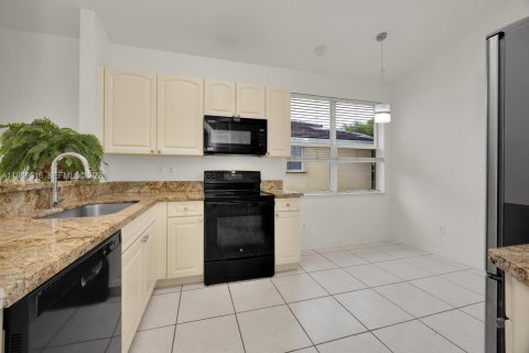 Casa en alquiler en Palmetto Bay, Florida, 3 dormitorios, 175.77 m2 № 2054551 - foto 8