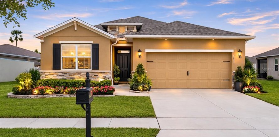 House in Ocala, Florida 4 bedrooms, 189.61 sq.m. № 2315194