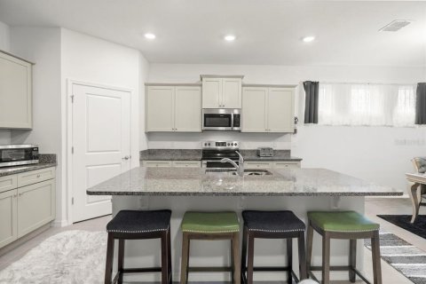 House in Ocala, Florida 4 bedrooms, 189.61 sq.m. № 2315194 - photo 4