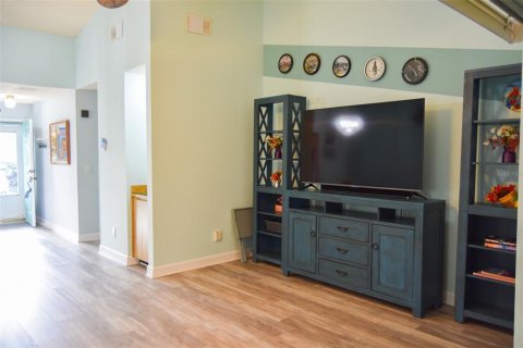 Villa ou maison à vendre à Palm Harbor, Floride: 2 chambres, 100.33 m2 № 2396902 - photo 7