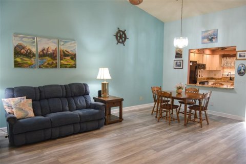 Villa ou maison à vendre à Palm Harbor, Floride: 2 chambres, 100.33 m2 № 2396902 - photo 6