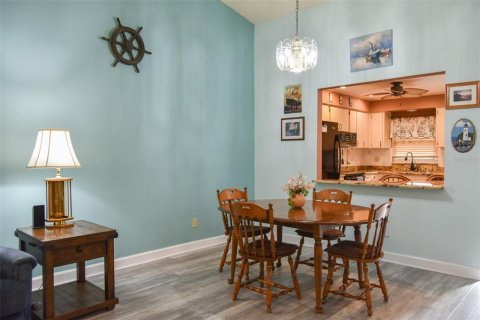 Villa ou maison à vendre à Palm Harbor, Floride: 2 chambres, 100.33 m2 № 2396902 - photo 9