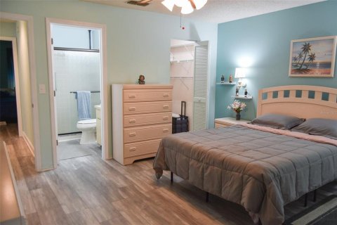 Villa ou maison à vendre à Palm Harbor, Floride: 2 chambres, 100.33 m2 № 2396902 - photo 10