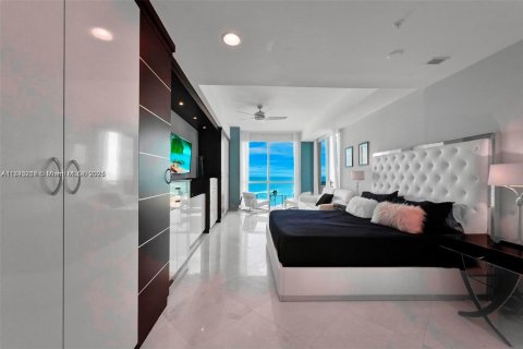 Copropriété à louer à Sunny Isles Beach, Floride: 2 chambres, 125.23 m2 № 2016364 - photo 13