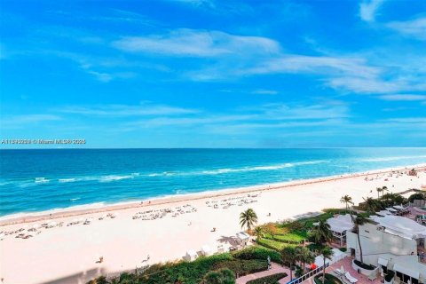 Copropriété à louer à Sunny Isles Beach, Floride: 2 chambres, 125.23 m2 № 2016364 - photo 2