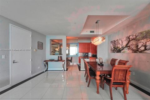 Copropriété à louer à Sunny Isles Beach, Floride: 2 chambres, 125.23 m2 № 2016364 - photo 11