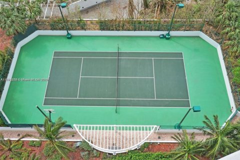 Copropriété à louer à Sunny Isles Beach, Floride: 2 chambres, 125.23 m2 № 2016364 - photo 28