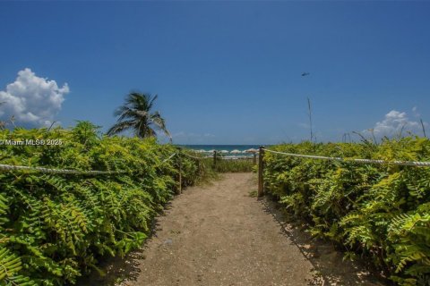 Copropriété à louer à Sunny Isles Beach, Floride: 2 chambres, 125.23 m2 № 2016364 - photo 30