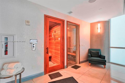 Copropriété à louer à Sunny Isles Beach, Floride: 2 chambres, 125.23 m2 № 2016364 - photo 26