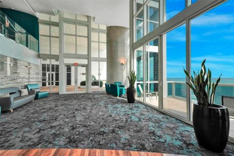 Copropriété à louer à Sunny Isles Beach, Floride: 2 chambres, 125.23 m2 № 2016364 - photo 21