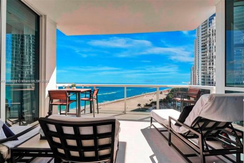 Copropriété à louer à Sunny Isles Beach, Floride: 2 chambres, 125.23 m2 № 2016364 - photo 4