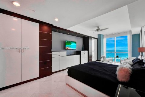 Copropriété à louer à Sunny Isles Beach, Floride: 2 chambres, 125.23 m2 № 2016364 - photo 12