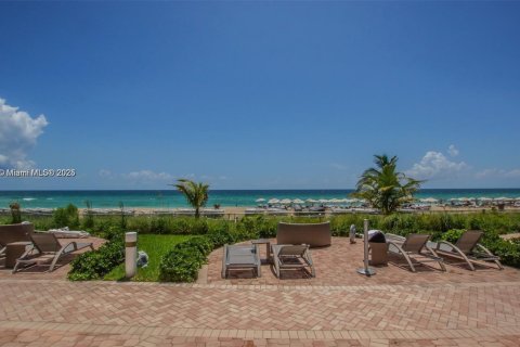 Copropriété à louer à Sunny Isles Beach, Floride: 2 chambres, 125.23 m2 № 2016364 - photo 29