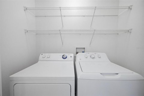 Купить таунхаус в Ривервью, Флорида 9 комнат, 104.98м2, № 2099681 - фото 26