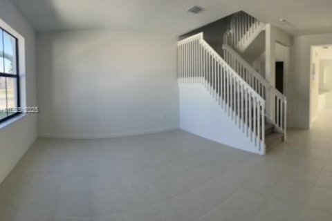 Villa ou maison à louer à Homestead, Floride: 3 chambres, 149.76 m2 № 1945925 - photo 2