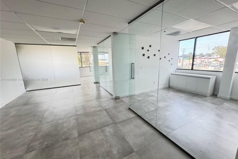 Commercial property in Hollywood, Florida № 1892503 - photo 26