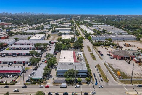 Commercial property in Hollywood, Florida № 1892503 - photo 4