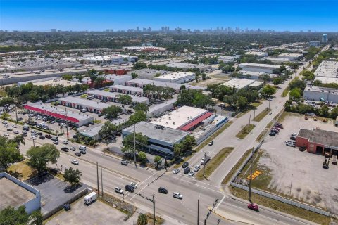 Commercial property in Hollywood, Florida № 1892503 - photo 3