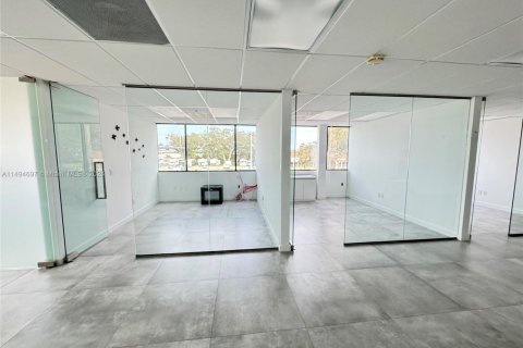 Commercial property in Hollywood, Florida № 1892503 - photo 27