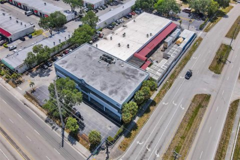 Commercial property in Hollywood, Florida № 1892503 - photo 15