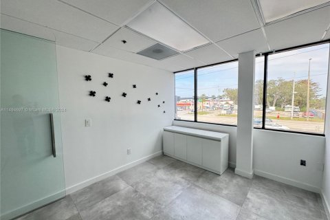 Commercial property in Hollywood, Florida № 1892503 - photo 25
