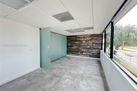 Commercial property in Hollywood, Florida № 1892503 - photo 28